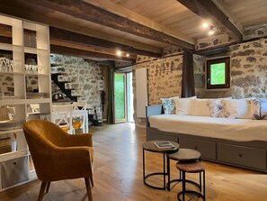 Televisión, chimenea