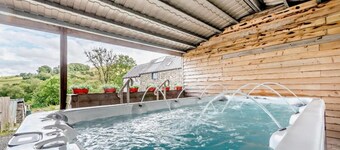 Escape to the heart of the Welsh countryside at this beautifully renovated luxury barn. Perfect for families, groups, and corporate retreats.