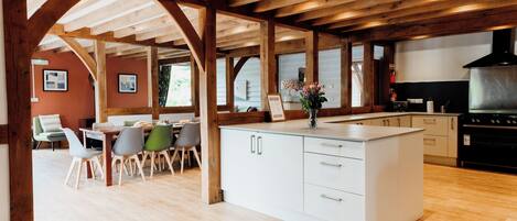 تناول الطعام