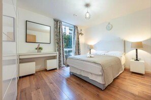 2 bedrooms, iron/ironing board, free WiFi, bed sheets - Luxurystaylong-sleeps6-freeparking-freegym-terrace (Brentford)