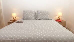 5 bedrooms, iron/ironing board, free WiFi, bed sheets - Holiday home 2 km from the beach (Arradon)