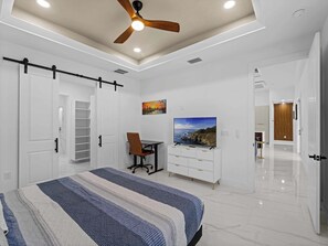 3 bedrooms, desk, iron/ironing board, WiFi