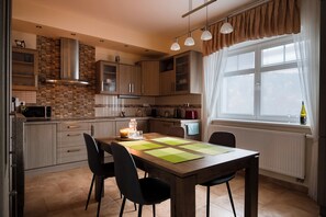 Appartement Deluxe, balcon, vue parc | Coffres-forts dans les chambres