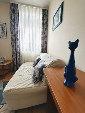 Comfort Double Room, Garden View | In-room safe, laptop workspace, blackout drapes, free WiFi