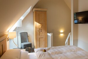 Apartment | 2 bedrooms, individually furnished, bed sheets