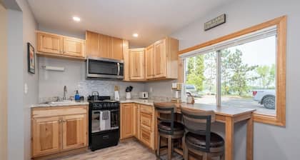 Sunset Cottage | McKinney Lake Cottages