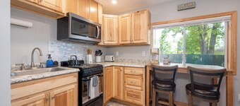 Sunset Cottage on McKinney Lake — Cozy 1BR/1BA with Kitchen & Dining