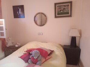 2 soverom, strykejern/-brett, wi-fi og sengetøy