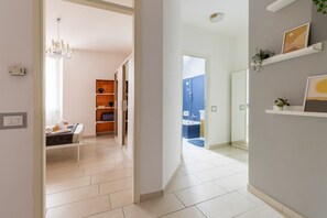 2 slaapkamers, een strijkplank/strijkijzer, wifi, beddengoed