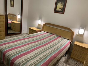 2 soverom, strykejern/-brett, wi-fi og sengetøy