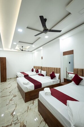 Driepersoonskamer | Een laptopwerkplek, gratis wifi