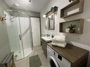 Bathroom - Spacious cottage in Touraine with garden and terrace, near vineyards (Chouzé-sur-Loire)