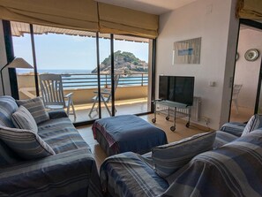 TV - Apartment in Tossa de Mar, 4 bedrooms, terrace, private parking (Tossa de Mar)