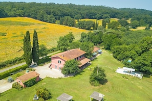 Aerial view - Relaxing Family Podere Delle Rose Pool & Garden (Civitella Paganico)