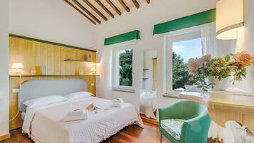 8 bedrooms, iron/ironing board, free WiFi, bed sheets