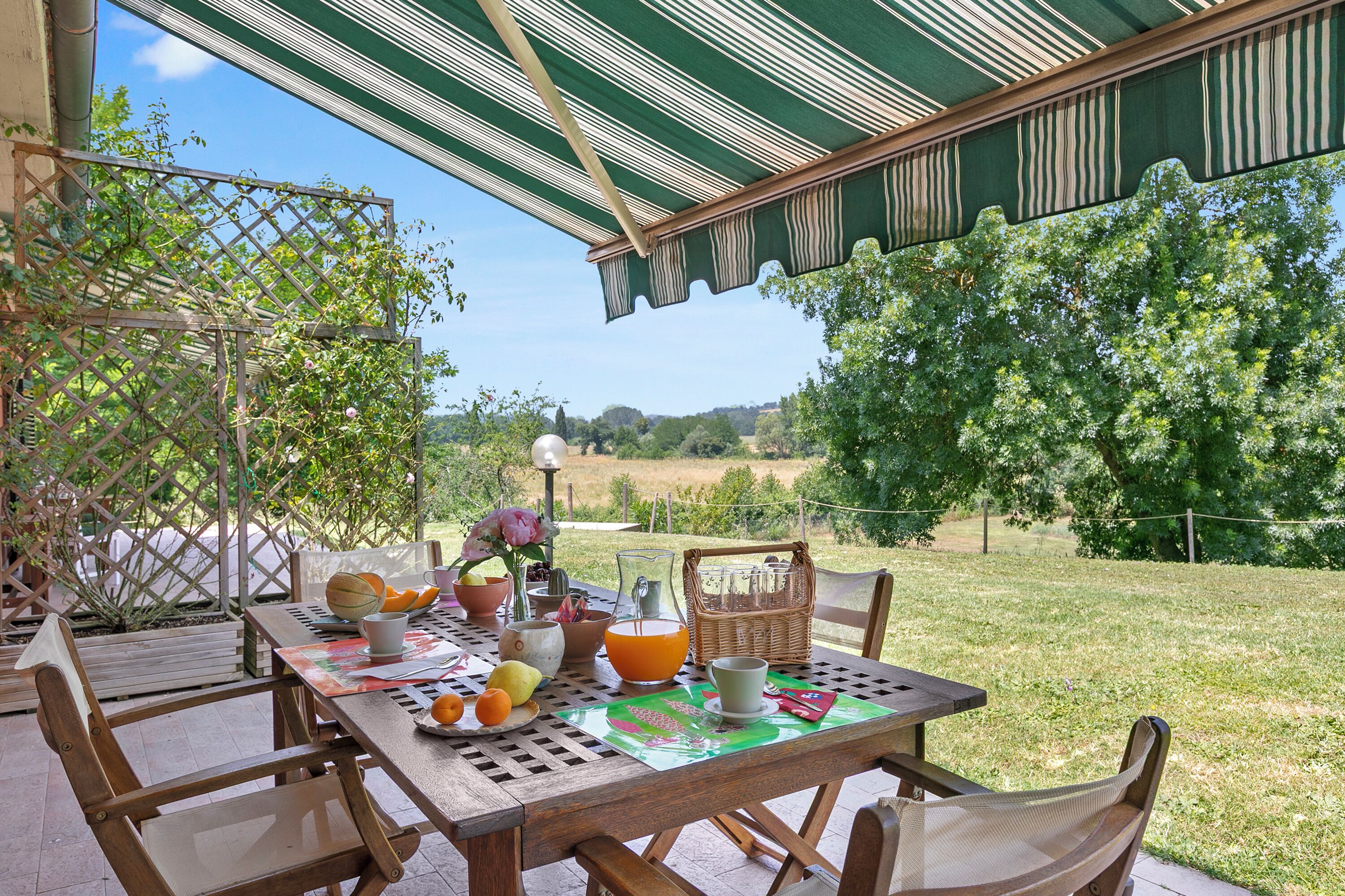 Standard House, Multiple Bedrooms (Relaxing Family Villa Roses Shared) | Teres/patio