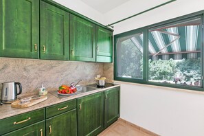 標準單棟房屋, 多間臥室 (Relaxing Family Villa Roses Shared) | 私人廚房 | 雪櫃、焗爐、爐具、洗碗機