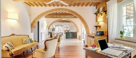 21–tuumainen äly-TV, jossa kaapelikanavat