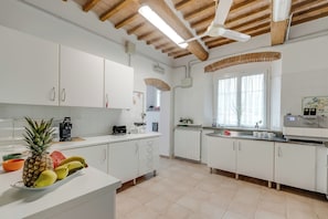 Standard House, Multiple Bedrooms (Relaxing Family Villa Roses Private) | Private kitchen | Fridge, oven, stovetop, dishwasher