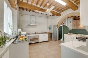 Standard House, Multiple Bedrooms (Relaxing Family Villa Roses Private) | Private kitchen | Fridge, oven, stovetop, dishwasher