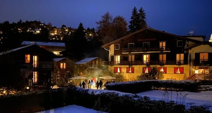 Gemütliche Wohnung in einem Ferienhaus für 15 Leute mit Whirlpool, W-LAN, Terrasse und Parkplatz