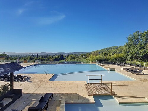 Studio au calme, piscine, animaux admis, climatisation, Var