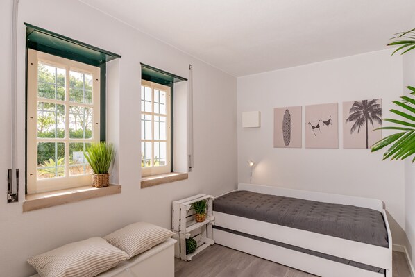 1 habitación, tabla de planchar con plancha, wifi gratis y ropa de cama 
