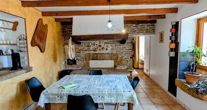 Cottage between city and countryside, free Wi-Fi, along painters' circuit