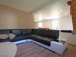 Televisión, mesa de ping pong