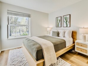 4 makuuhuonetta, silitysrauta/-lauta, vauvan matkasänky, ilmainen Wi-Fi