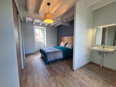 Cottage 3*-6 & 14 pax, renovated 2022, near Châtre