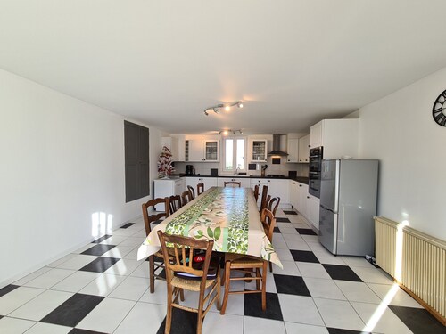 Independent House with Garden in South Berry