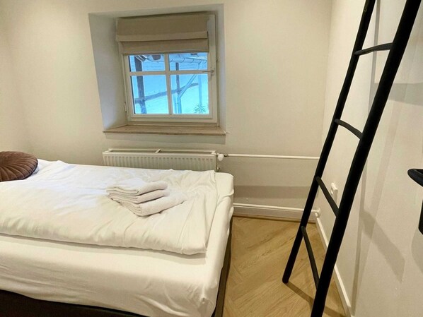 Cottage | 3 bedrooms, individually furnished