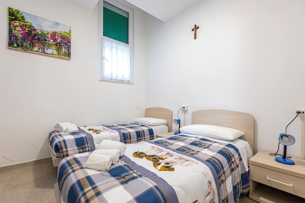 Twin Room, Courtyard View | Free WiFi