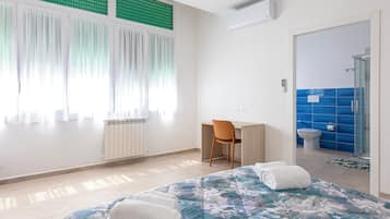 Dreibettzimmer, Blick auf den Innenhof | Kostenloses WLAN