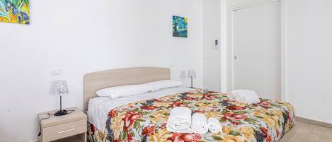 Habitación cuádruple, vista al patio | Wifi gratis