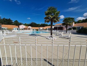 Pool - Pavilion near the ocean with secure heated pool (Saint-Hilaire-de-Riez)