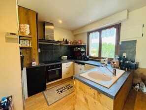 冷蔵庫、食器洗い機