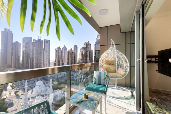 المنطقة المحيطة بالمنشأة