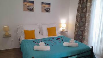 1 ๊ฐ์ ์นจ์ค, ๋ฌด๋ฃ WiFi, ์นจ๋ ์ํธ