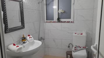 Shower, towels