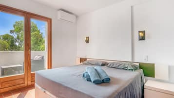 2 slaapkamers, een strijkplank/strijkijzer, wifi, beddengoed