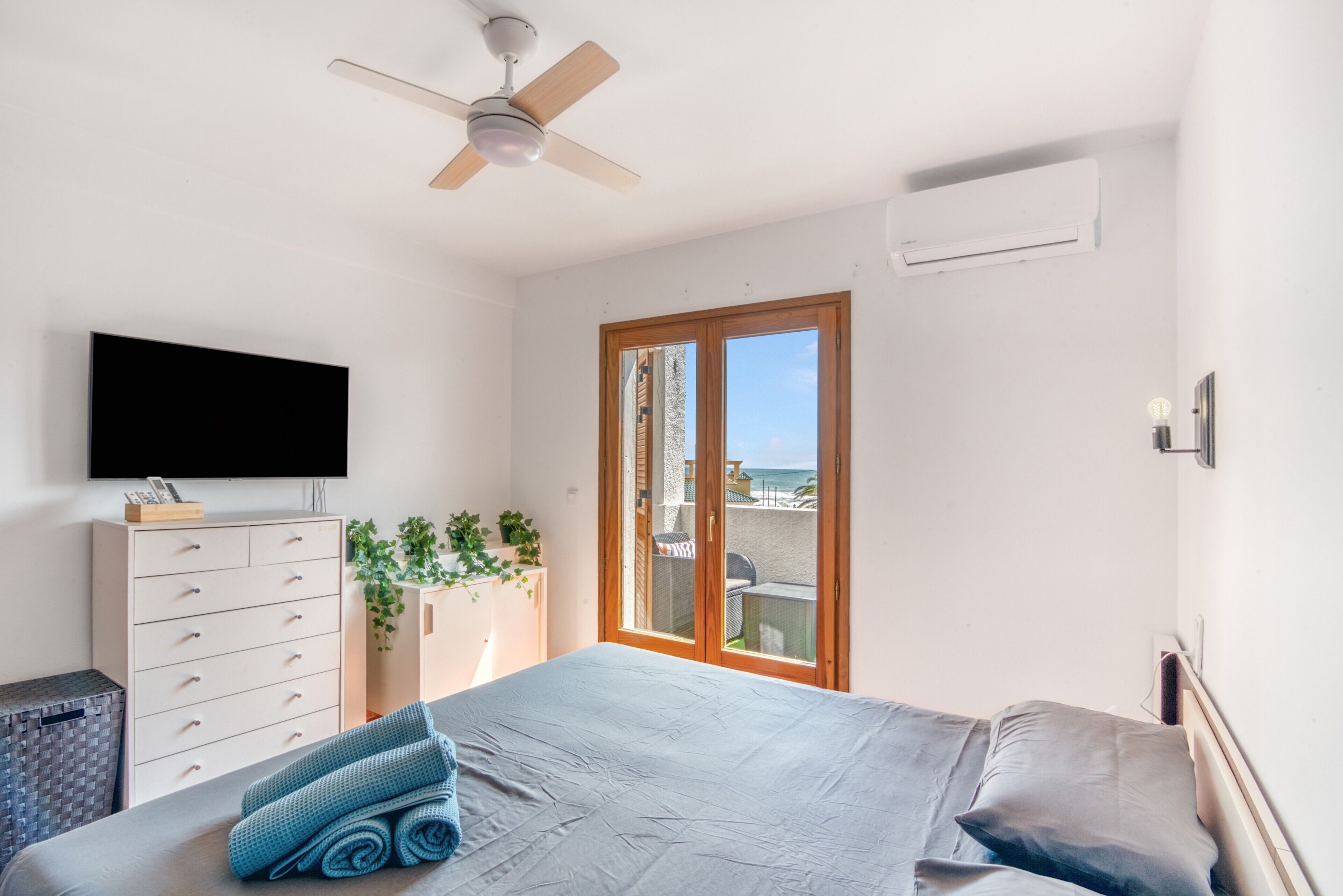 2 slaapkamers, een strijkplank/strijkijzer, wifi, beddengoed