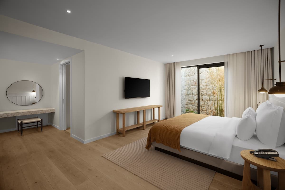Family House (Priene) | Peralatan tempat tidur premium, bar mini, peti besi dalam bilik