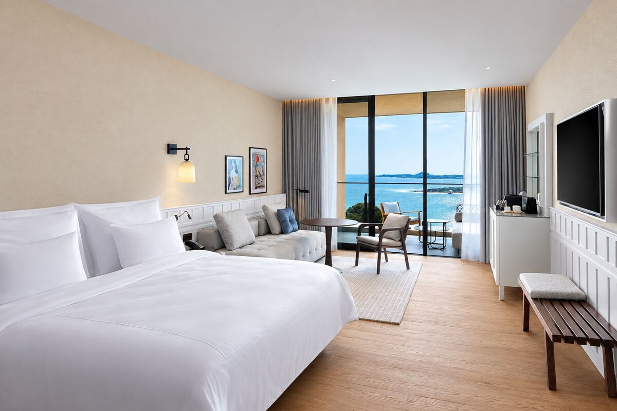 Deluxe Room, Sea View (Adult)