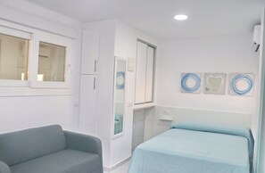 1 bedroom, WiFi, bed sheets