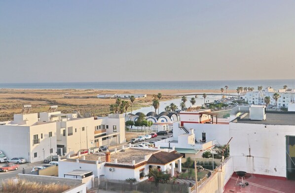 Unclassified image, 1 of 16, button