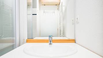 Een douche, een haardroger