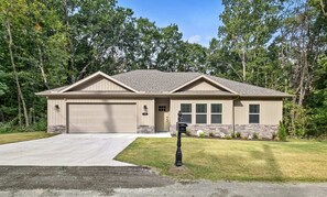 Exterior - Coylton Haven-Single Family Home in Bella Vista (Bella Vista)