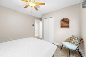 3 bedrooms, iron/ironing board, travel crib, WiFi - 3BR home w/ pool & BBQ grill (Satellite Beach)